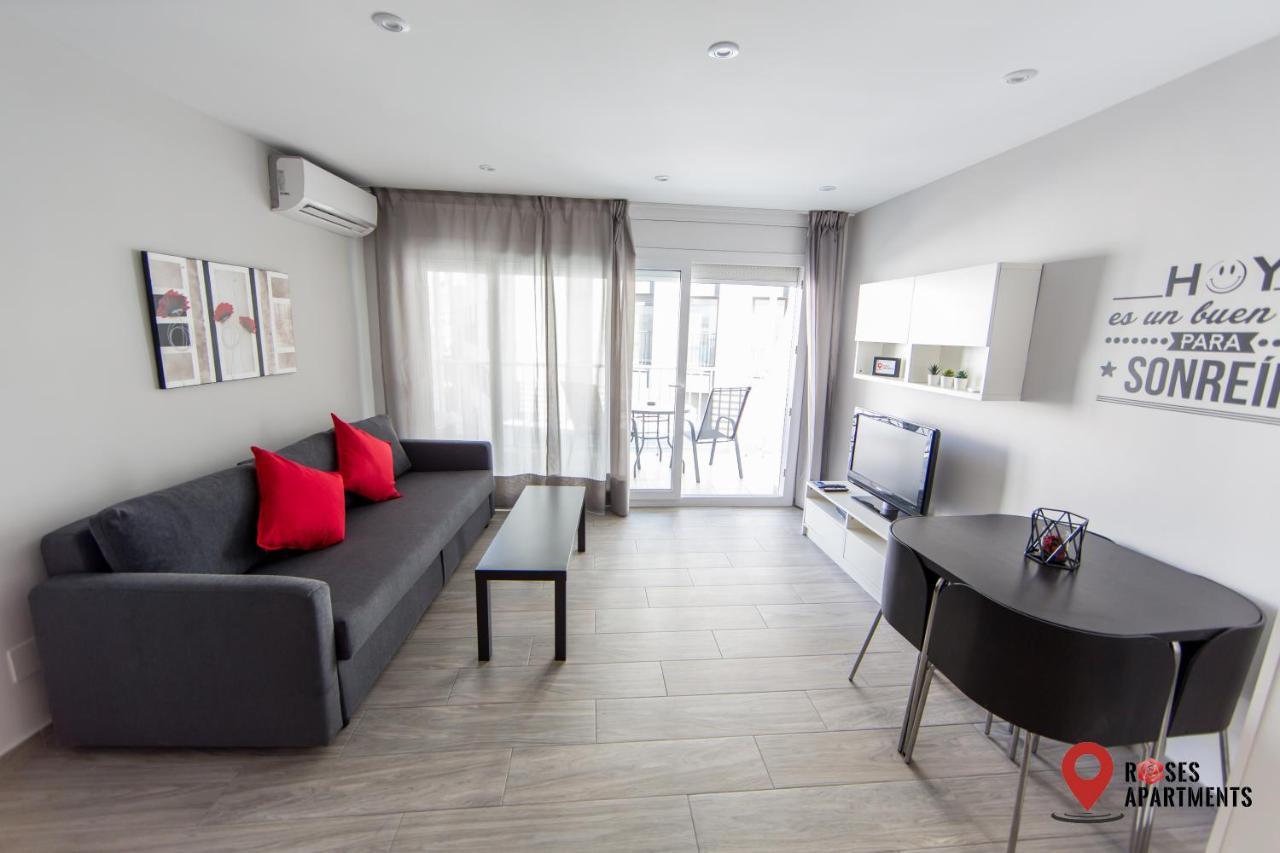 Roses Apartments Red Loft Vista Mar Lateral Buitenkant foto