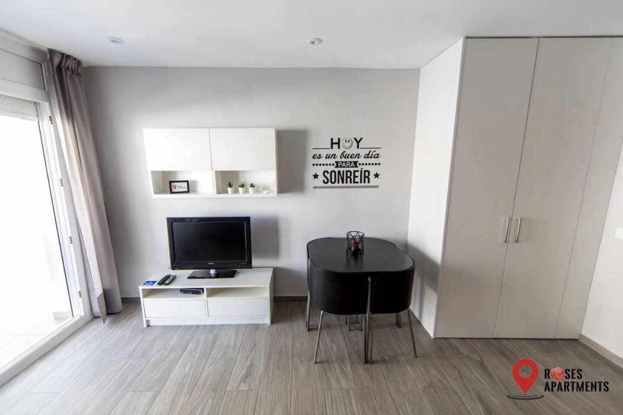 Roses Apartments Red Loft Vista Mar Lateral Buitenkant foto